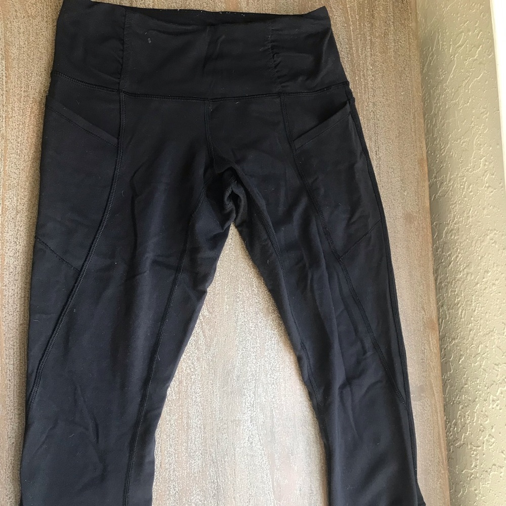 Lululemon crop leggings with side pockets